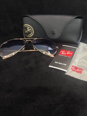 Ray-Ban RB3025 Aviator Blue Flash Lenses Gold Frame 58mm Italy Authentic